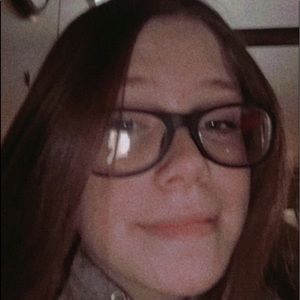 Meet your Posher, Laurali